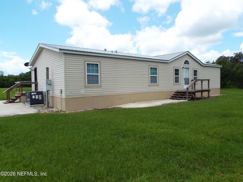 305 PALMETTO BLUFF Road, Palatka, FL 32177