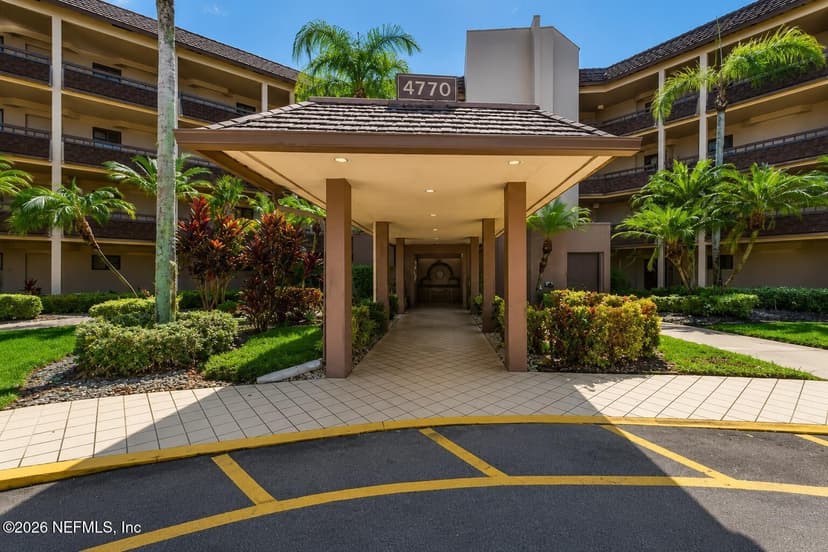 4770 FOUNTAINS Drive S 302, Lake Worth, FL 33467