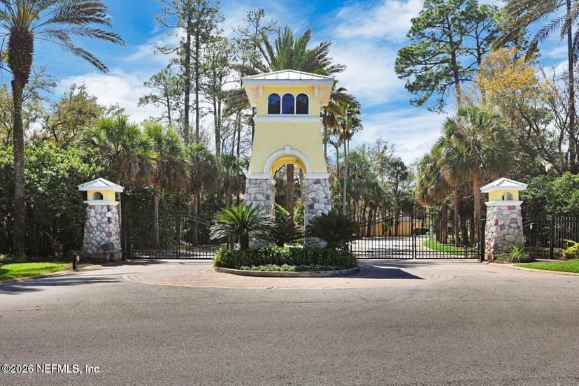 1800 THE GREENS Way 1302, Jacksonville Beach, FL 32250