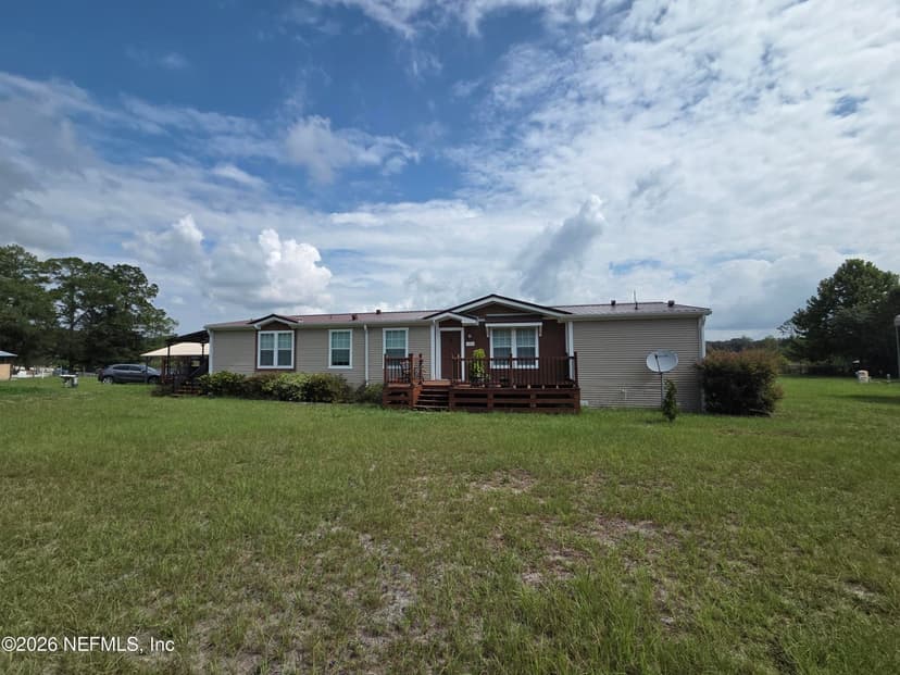 124 JUNIOR LAKE Trail, Interlachen, FL 32148