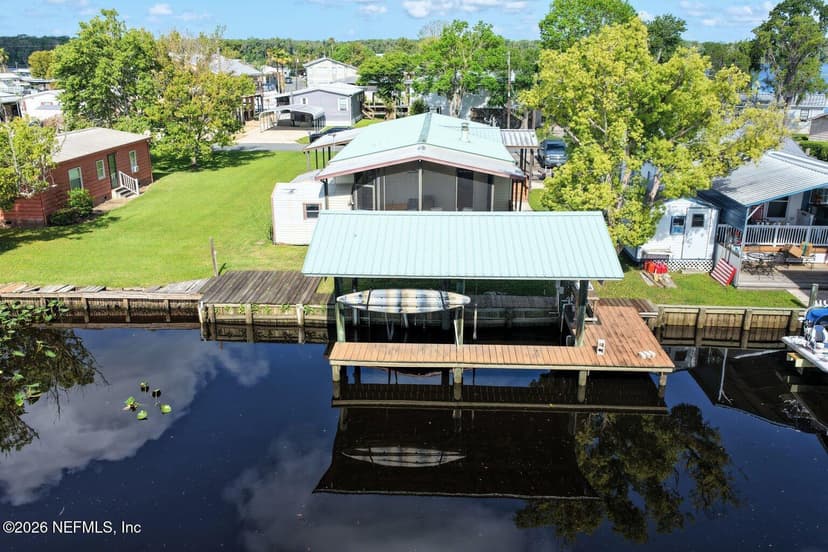 160 MOONLITE Drive, Welaka, FL 32189