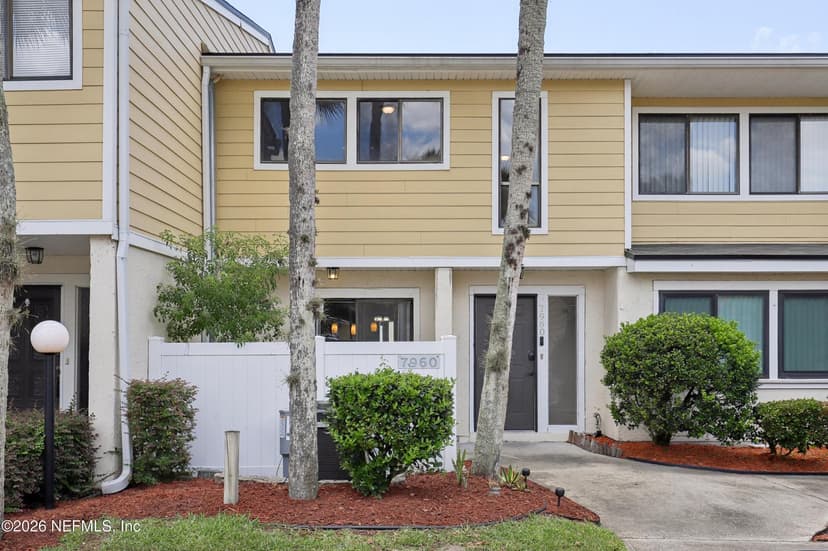 7960 LOS ROBLES Court 7960, Jacksonville, FL 32256