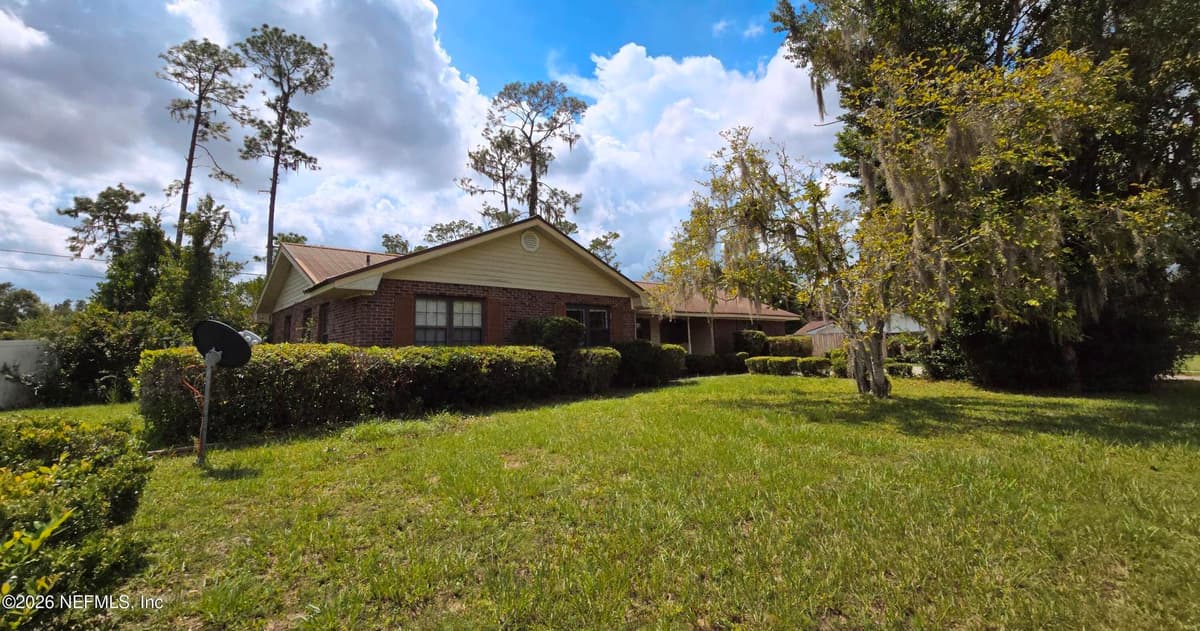 1017 PINEVIEW Circle SW, Live Oak, FL 32064, Live Oak, FL - photo 2